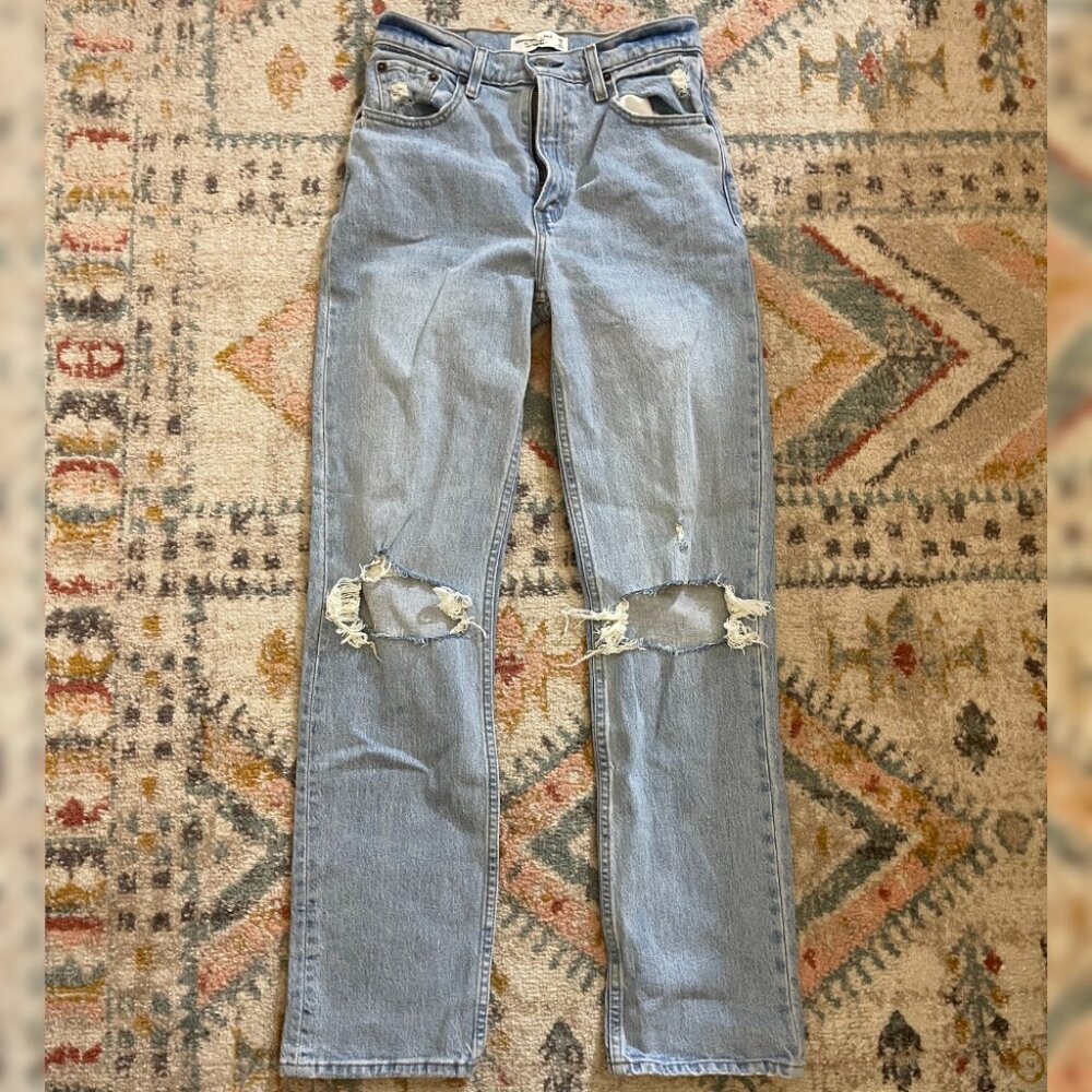 Abercrombie and Fitch Ultra High Rise 90s Straight Jean Distressed Light Wash